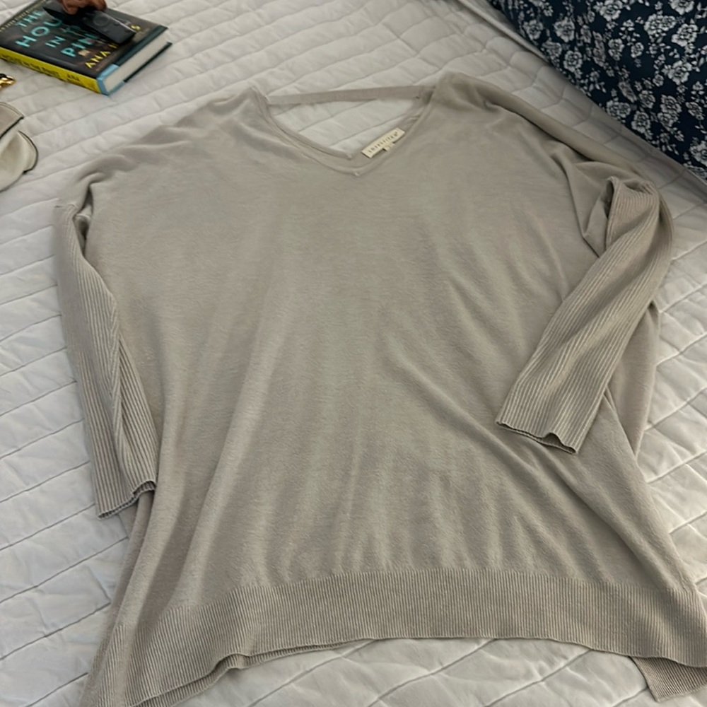 LoveStitch lightweight sweater size L